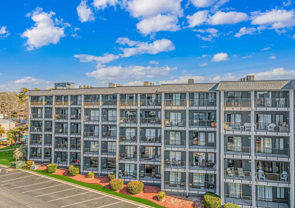 Myrtle Beach Resort A-329 with Resort-Style Amenities