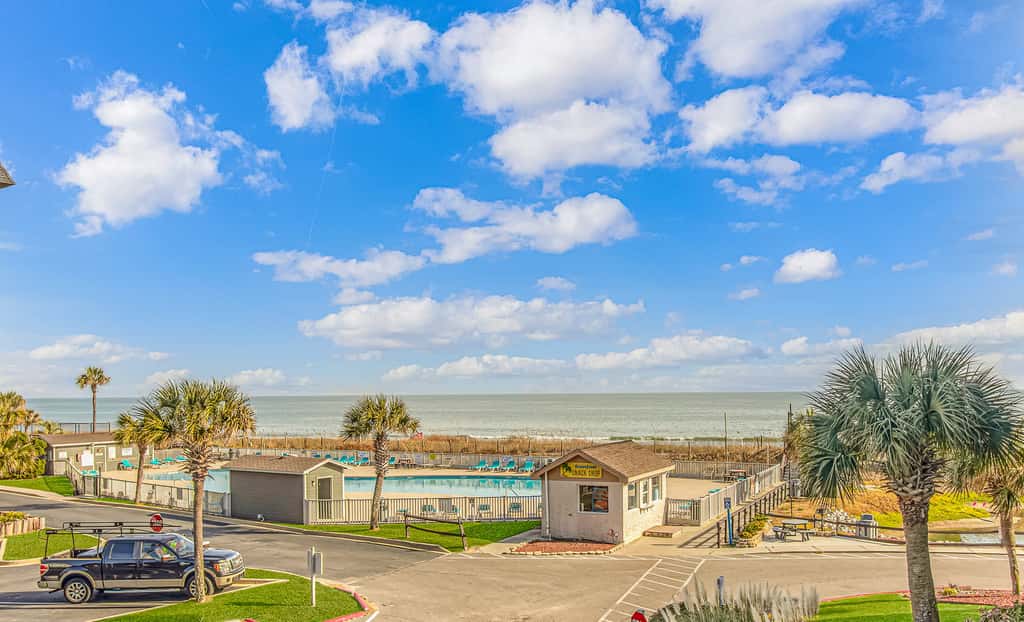 Myrtle Beach Resort A-329 with Resort-Style Amenities