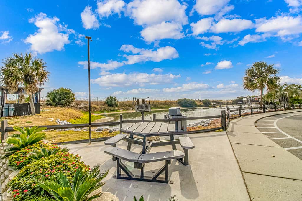 Myrtle Beach Resort A-329 with Resort-Style Amenities