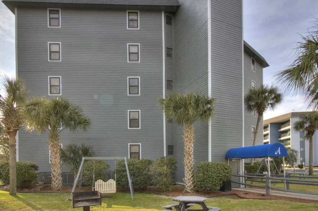 Myrtle Beach Resort A-329 with Resort-Style Amenities