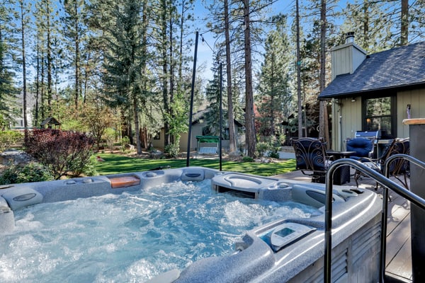 Copper Pine Retreat / Spa, Large Back yard, Game Loft Area