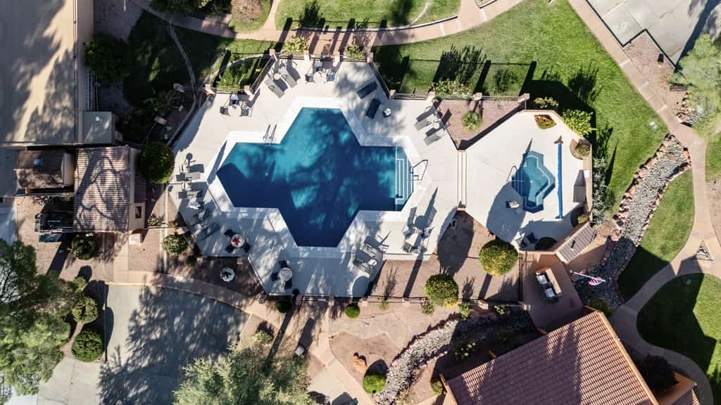 Sedona Oak Creek Holiday | Balcony | Pool | Sleeps 2