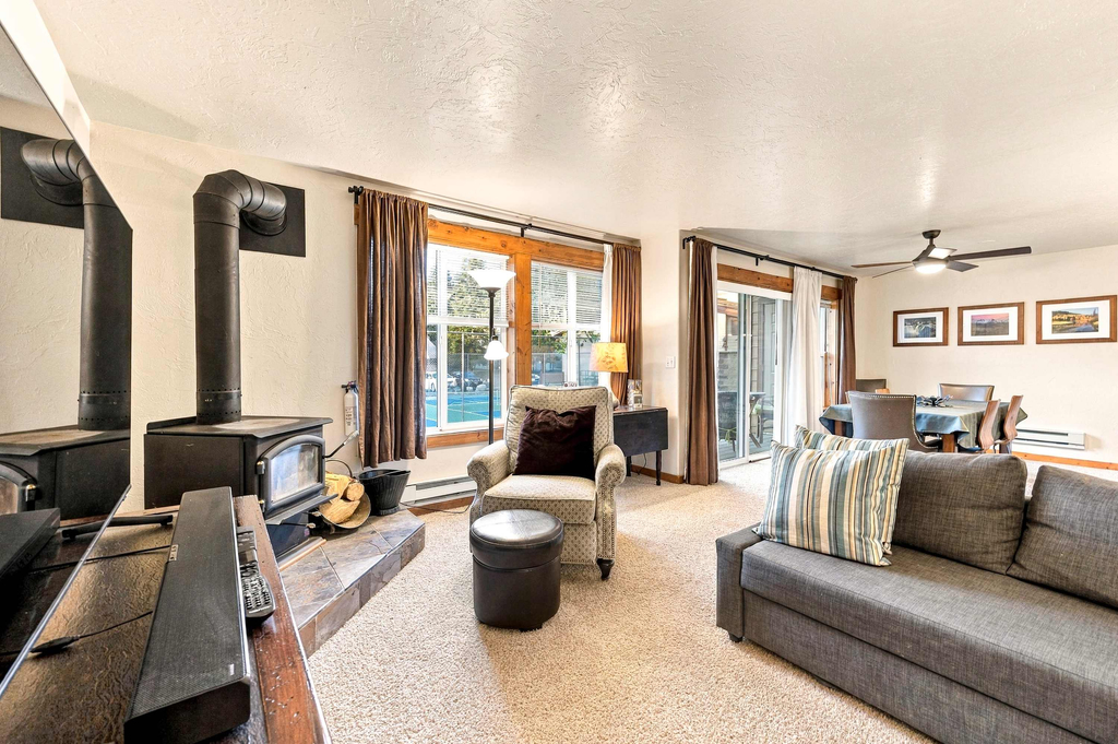 Aspen Village McCall Condo | Pools, Gym, Hot Tub