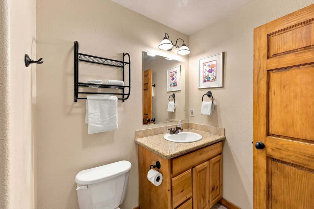 Aspen Village McCall Condo | Pools, Gym, Hot Tub