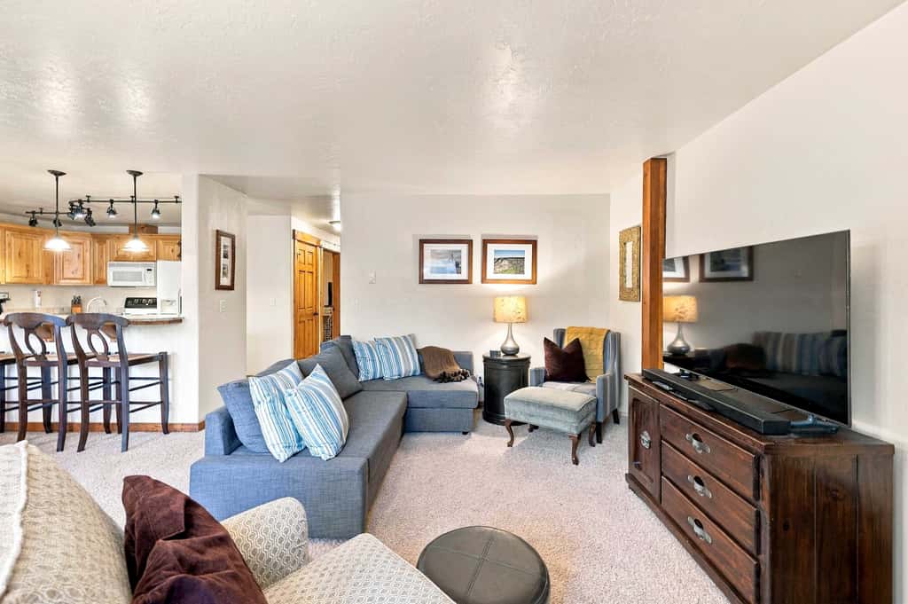 Aspen Village McCall Condo | Pools, Gym, Hot Tub