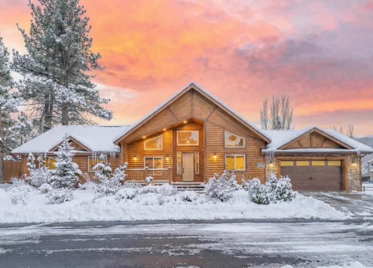 Modern Chalet Near Slopes · Spa · Pool Table | 3 Bed Big Bear, CA House ...