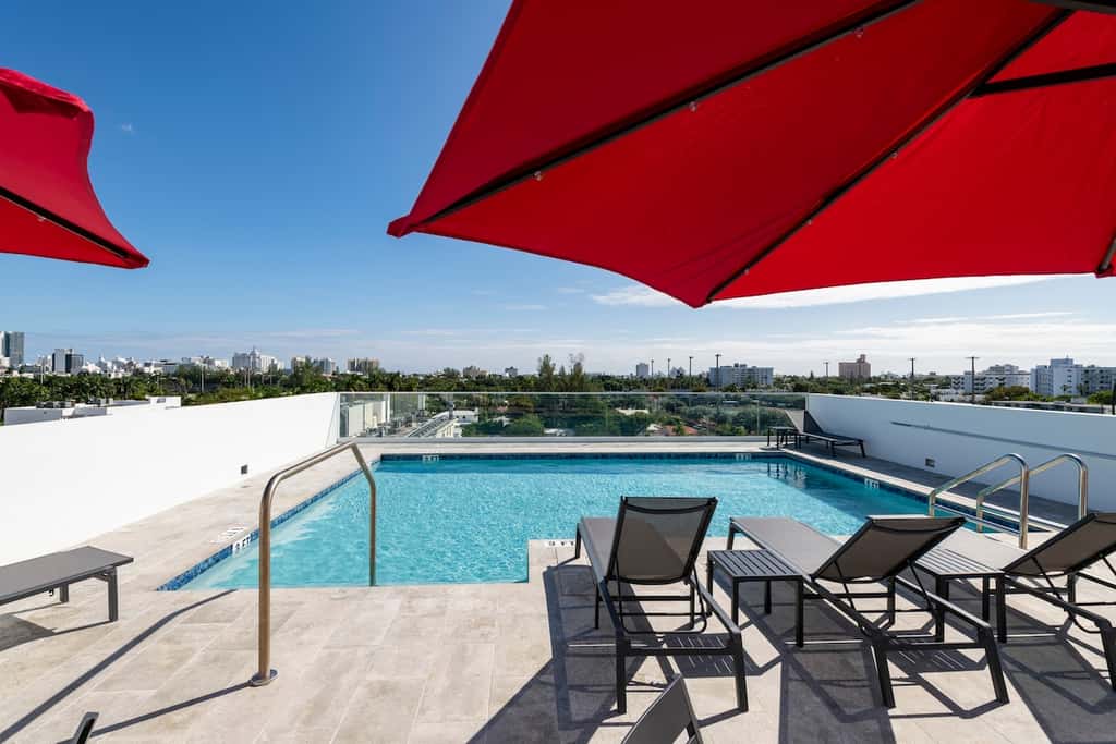 South Beach Modern Apartment: Rooftop Pool & Bay Views - 101