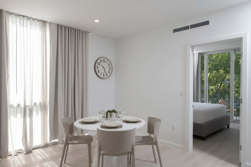 South Beach Apartment: Rooftop Pool - 102
