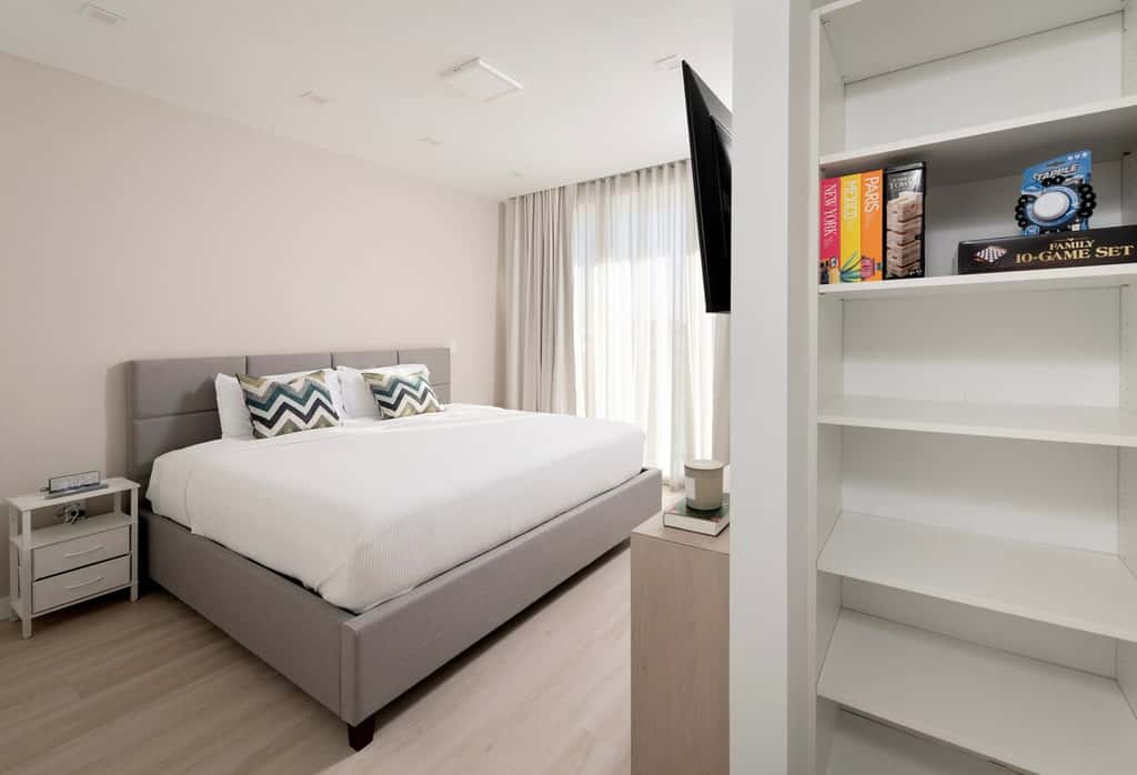 South Beach Apartment: Rooftop Pool - 102