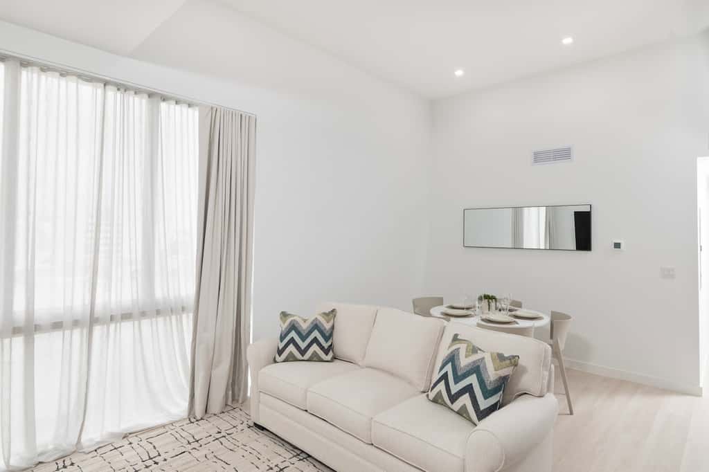 South Beach 2BR-2BA Apt with Pool & Bay View #103 - Sleeps 6
