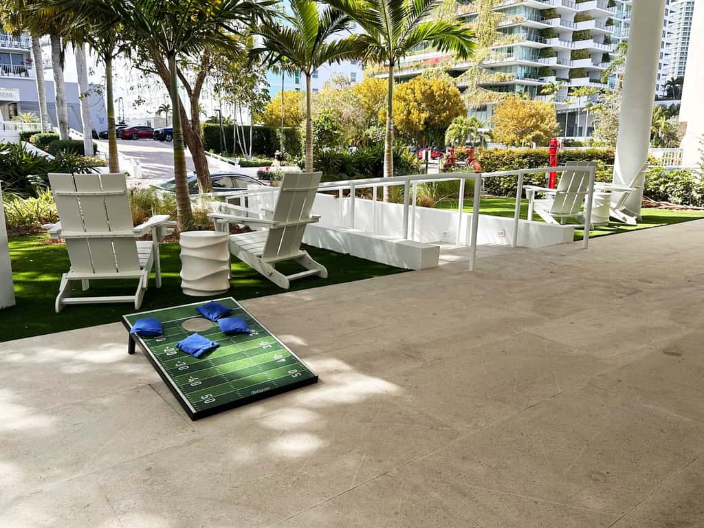 South Beach 2BR-2BA Apt with Pool & Bay View #103 - Sleeps 6