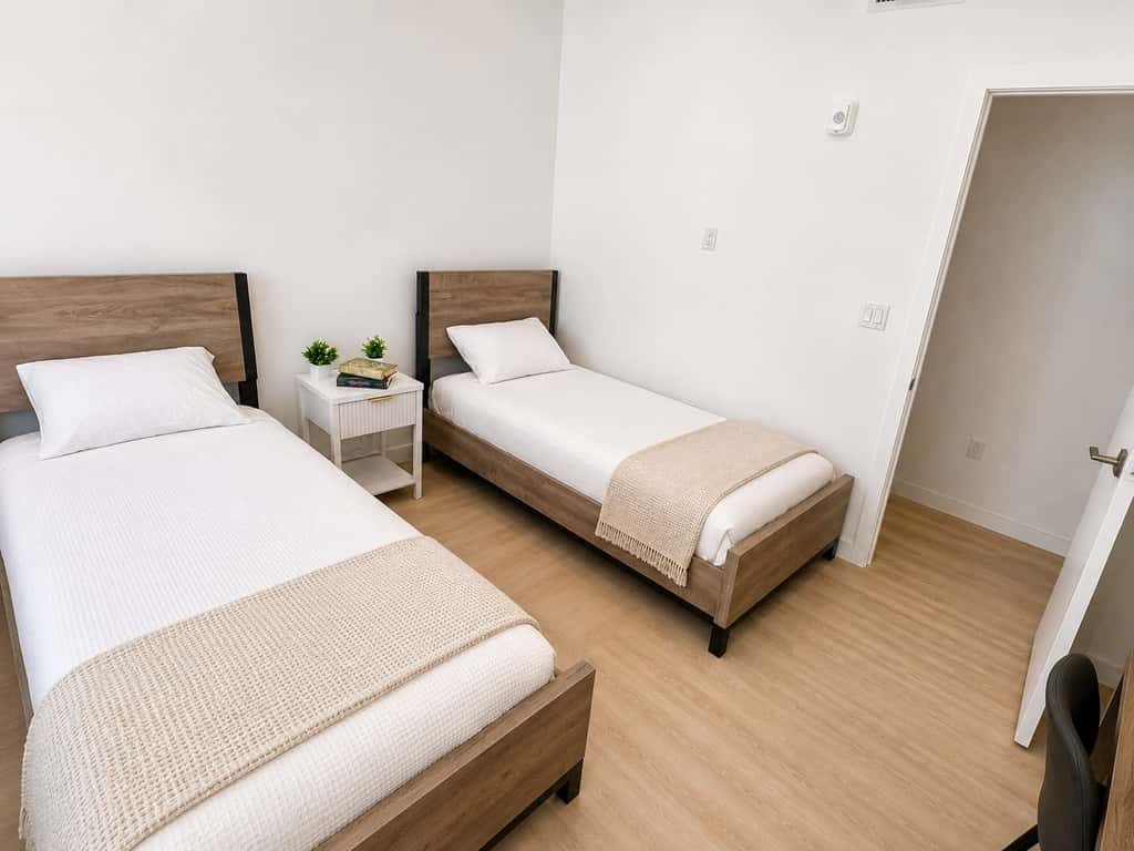 South Beach 2BR-2BA Apt with Rooftop Pool #104 - Sleeps 6
