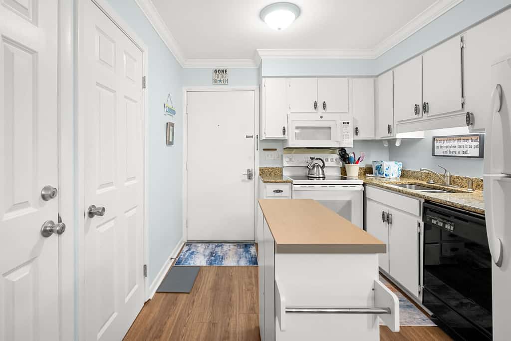 Top Floor Hilton Head Condo Near Folly Field Beach