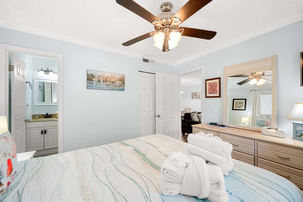 Top Floor Hilton Head Condo Near Folly Field Beach