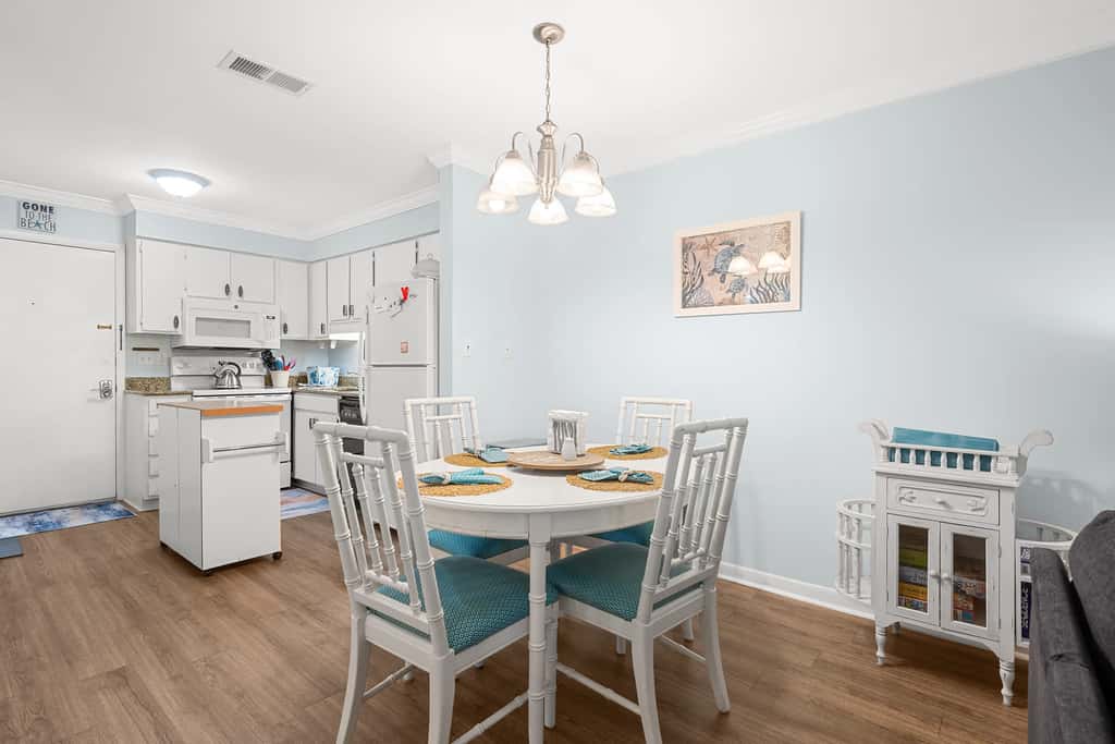 Top Floor Hilton Head Condo Near Folly Field Beach