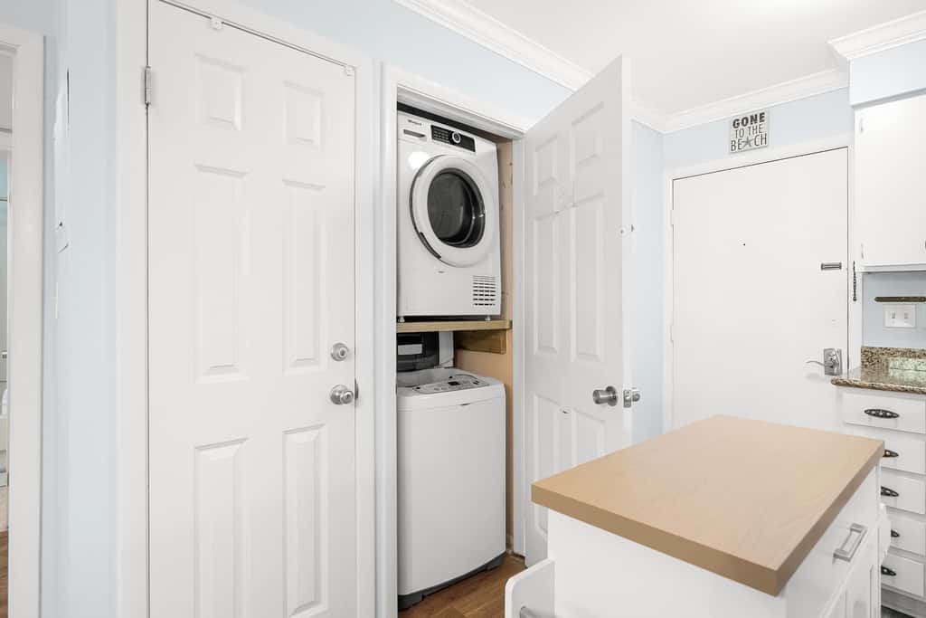 Top Floor Hilton Head Condo Near Folly Field Beach