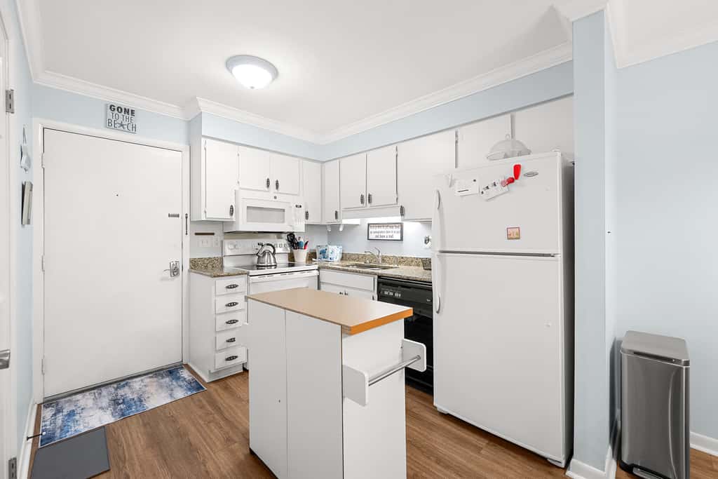 Top Floor Hilton Head Condo Near Folly Field Beach