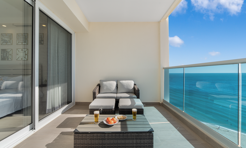 Beachfront Panoramic Views Viento 1204