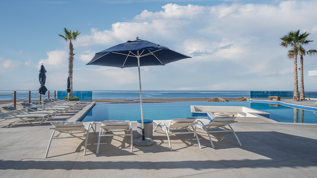 Beachfront Panoramic Views Viento 1204