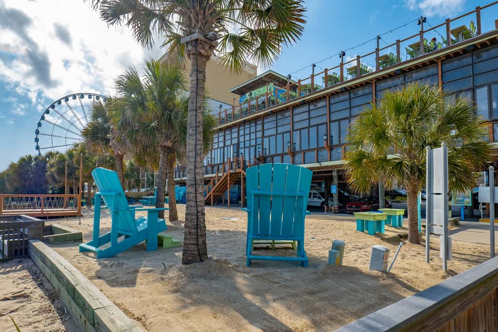 Fly Away to Your Myrtle Beach Getaway! Landing at Yachtsman S1105 Studio