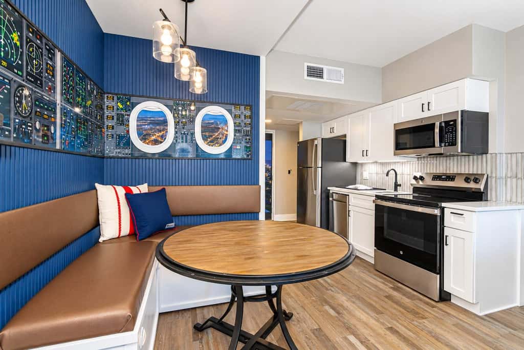 Fly Away to Your Myrtle Beach Getaway! Landing at Yachtsman S1105 Studio