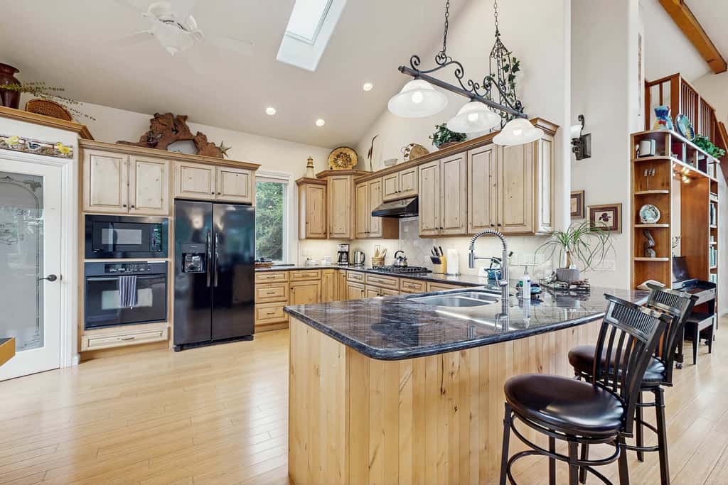 Stunning Mendocino Coast Views - Hot Tub & BBQ
