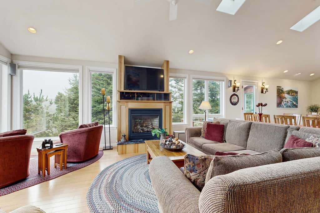Stunning Mendocino Coast Views - Hot Tub & BBQ