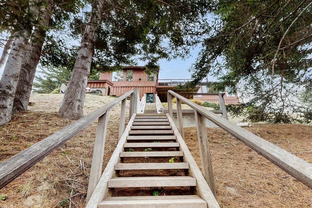 Stunning Mendocino Coast Views - Hot Tub & BBQ