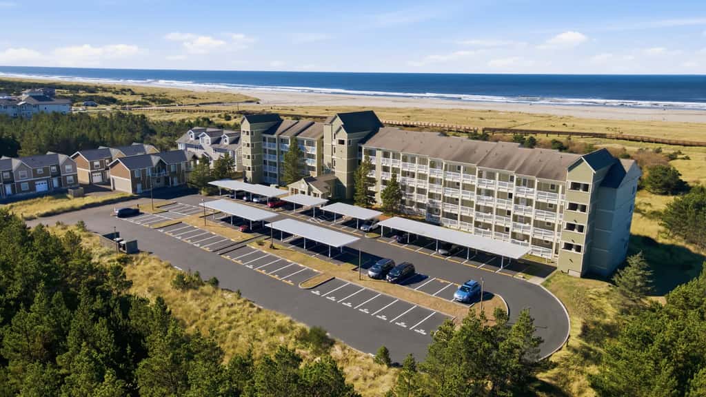 Beachfront Escape - Balcony Views, Fireplace, Pets OK