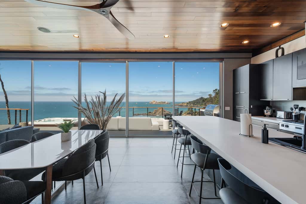 Anchor Cove - Oceanfront glass house on 5 acres, 6 person hot tub, gym