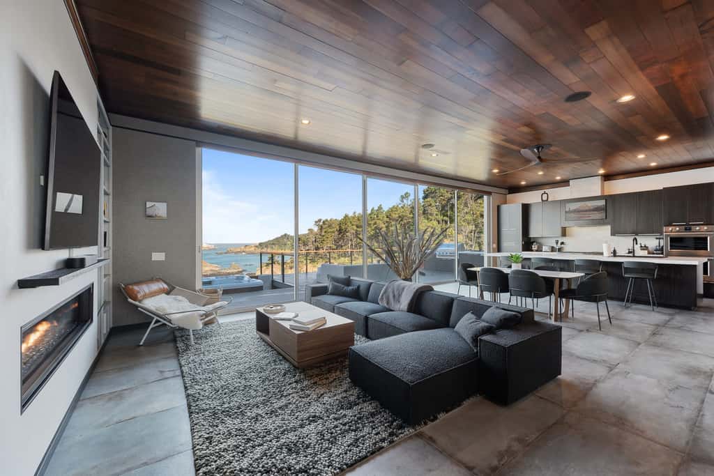 Anchor Cove - Oceanfront glass house on 5 acres, 6 person hot tub, gym