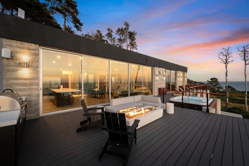 Anchor Cove - Oceanfront glass house on 5 acres, 6 person hot tub, gym