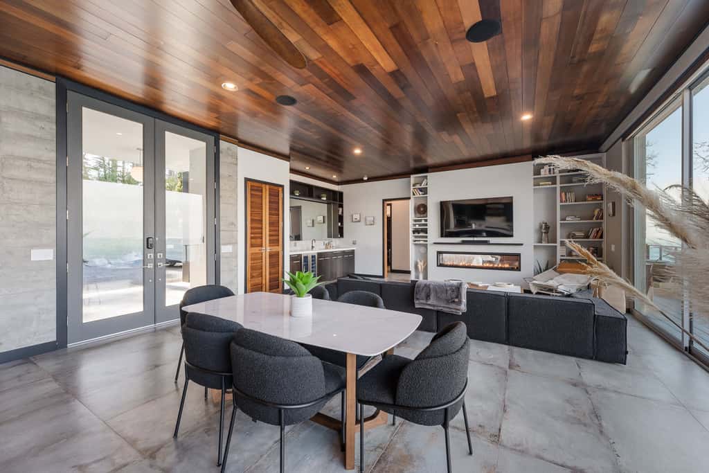 Anchor Cove - Oceanfront glass house on 5 acres, 6 person hot tub, gym