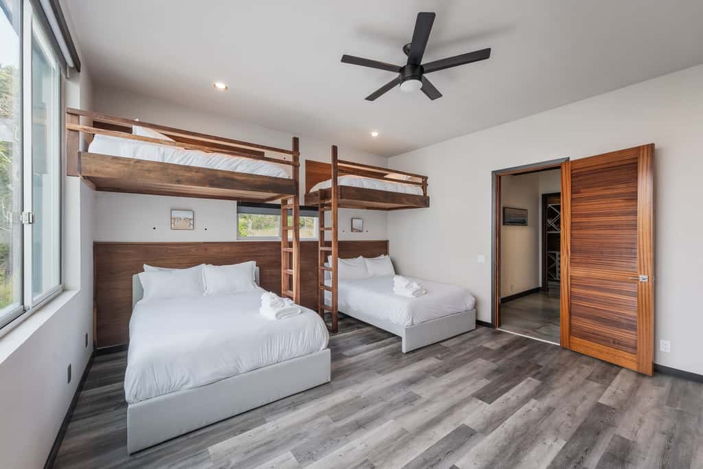 Anchor Cove - Oceanfront glass house on 5 acres, 6 person hot tub, gym