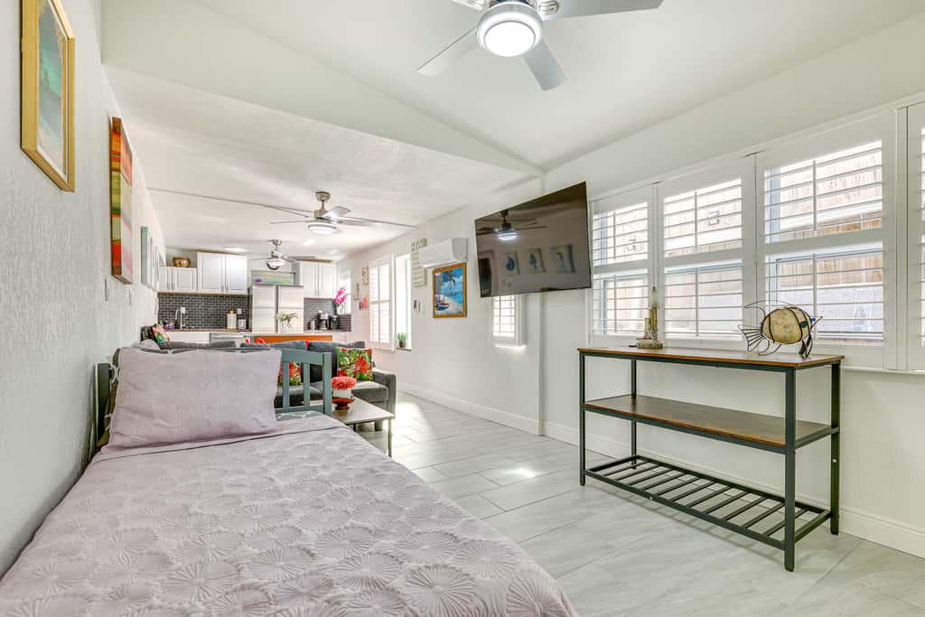 'Driftwood Beach Suite' - Walk to Clearwater Bch