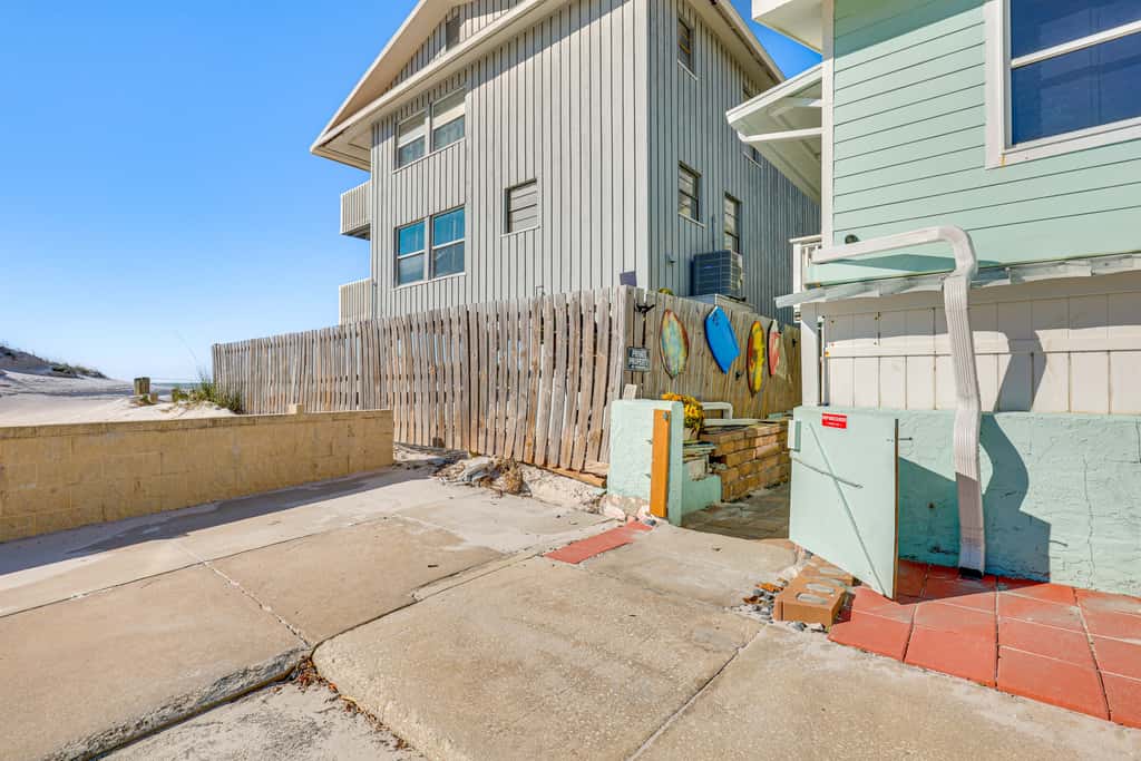 'Driftwood Beach Suite' - Walk to Clearwater Bch