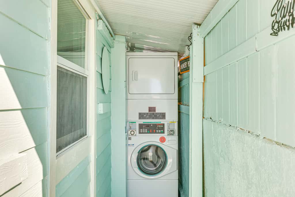 'Driftwood Beach Suite' - Walk to Clearwater Bch