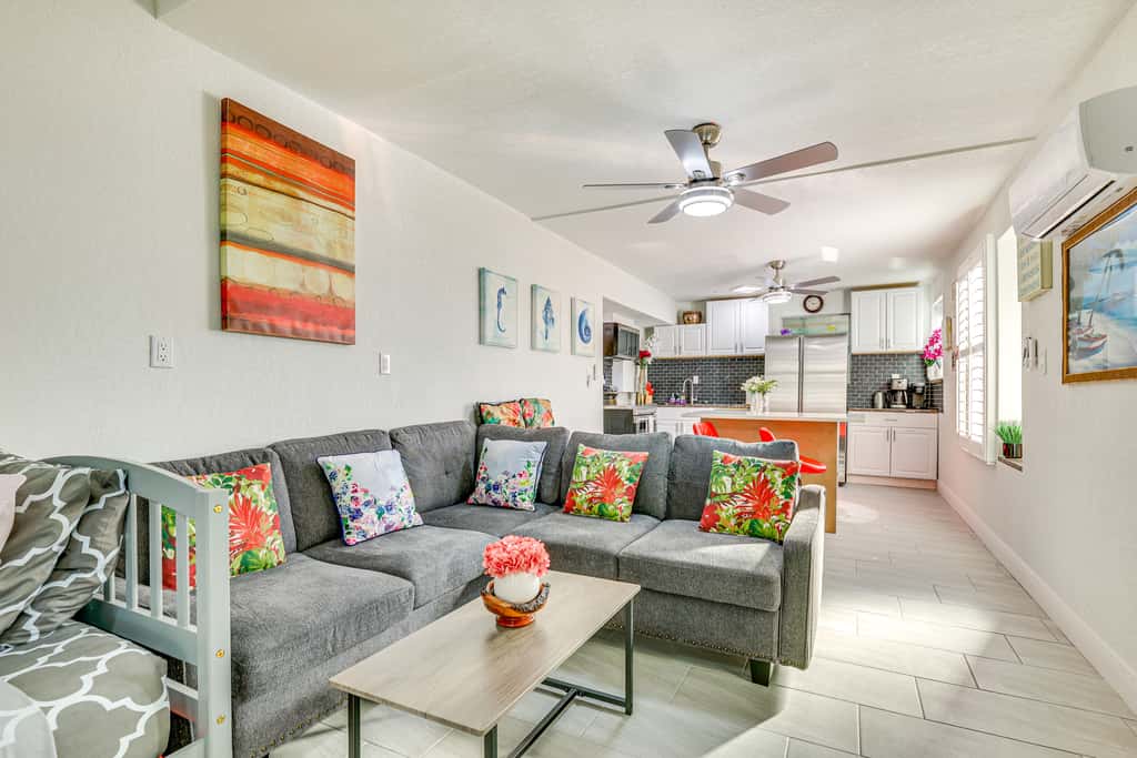 'Driftwood Beach Suite' - Walk to Clearwater Bch