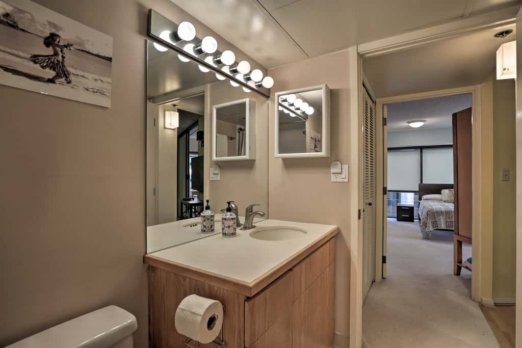 Downtown Honolulu Suite Near Ala Moana Beach!