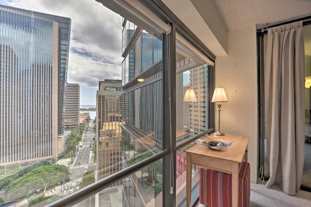 Downtown Honolulu Suite Near Ala Moana Beach!