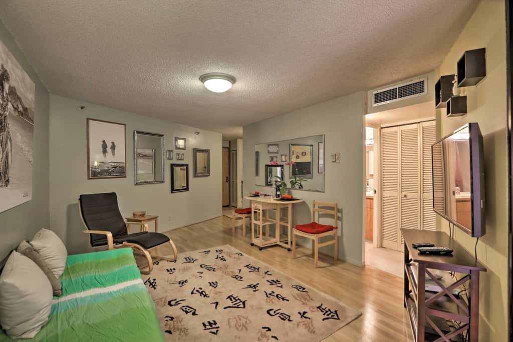 Downtown Honolulu Suite Near Ala Moana Beach!