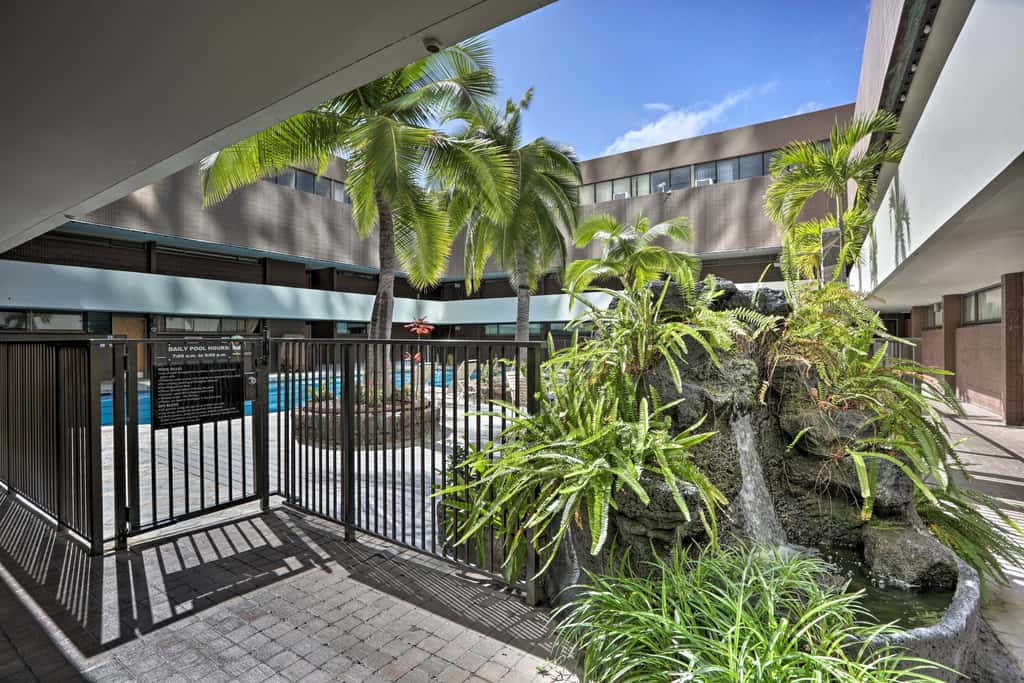 Downtown Honolulu Suite Near Ala Moana Beach!