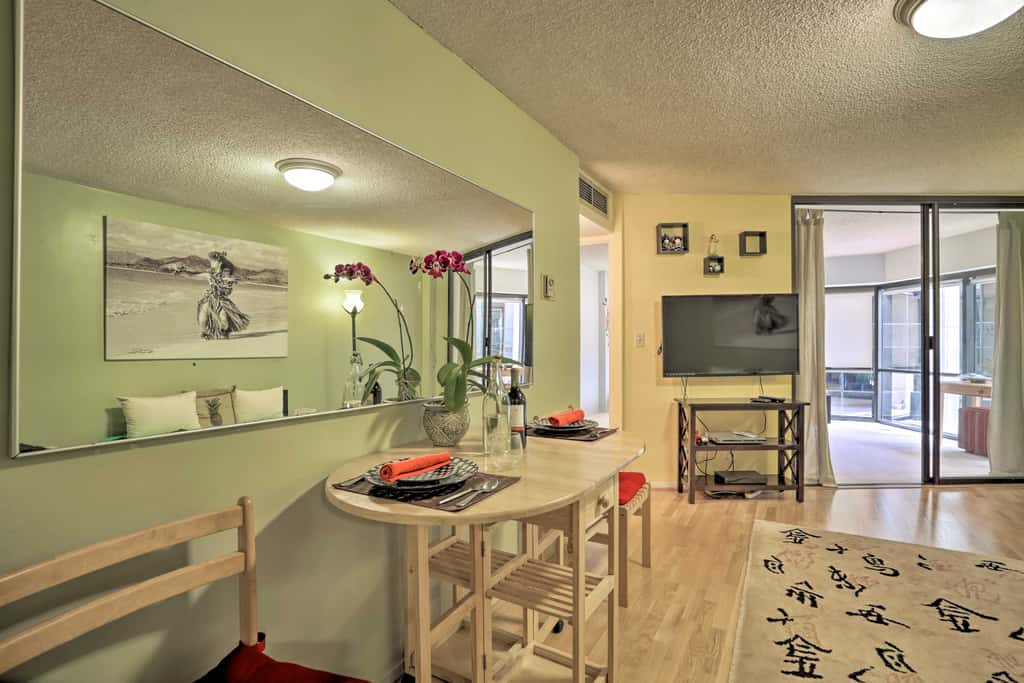 Downtown Honolulu Suite Near Ala Moana Beach!