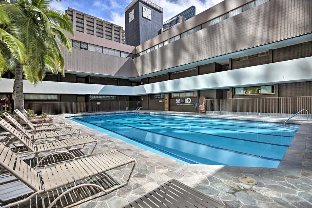 Downtown Honolulu Suite Near Ala Moana Beach!