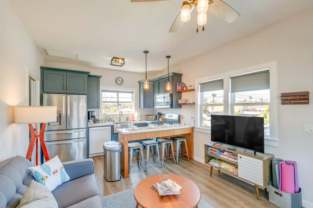 San Diego Guest House Apartment w/ Patio & Hot Tub