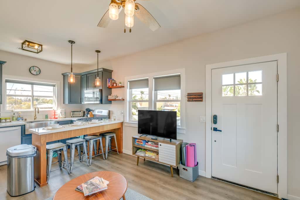 San Diego Guest House Apartment w/ Patio & Hot Tub
