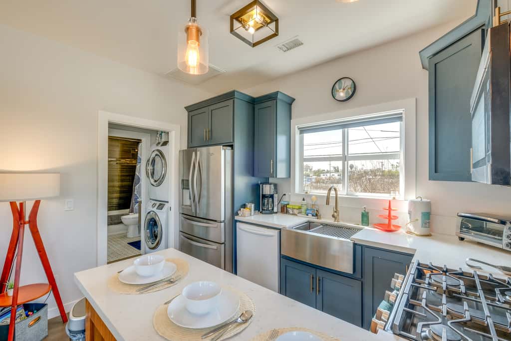San Diego Guest House Apartment w/ Patio & Hot Tub