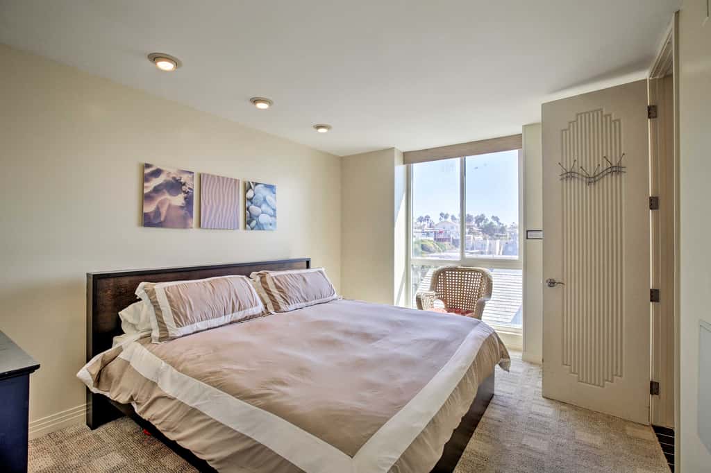 Beachfront Oceanside Condo w/ Pool & Hot Tub!