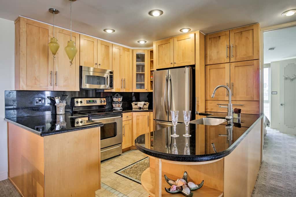 Beachfront Oceanside Condo w/ Pool & Hot Tub!