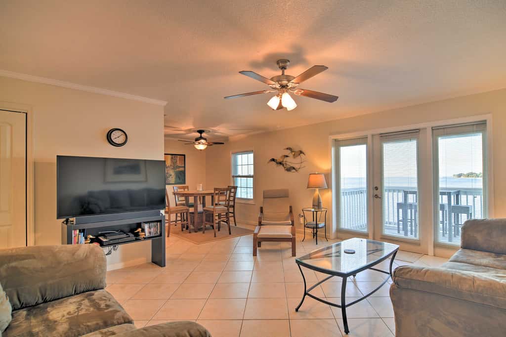 Bayfront Condo 3 Mi to Downtown St. Petersburg